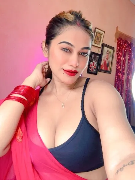 Divya profile photo, trusted companion in Hadapsar